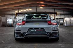 华体会官方平台下载-阿隆索关键制胜，法拉利轻取红牛二队—策略与意志的胜利