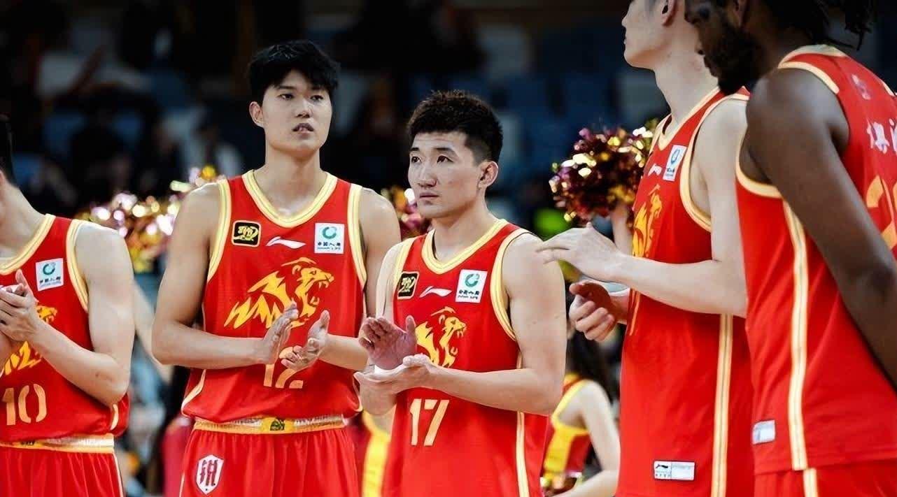 东京男篮掀起风云，夺得冠军宝座