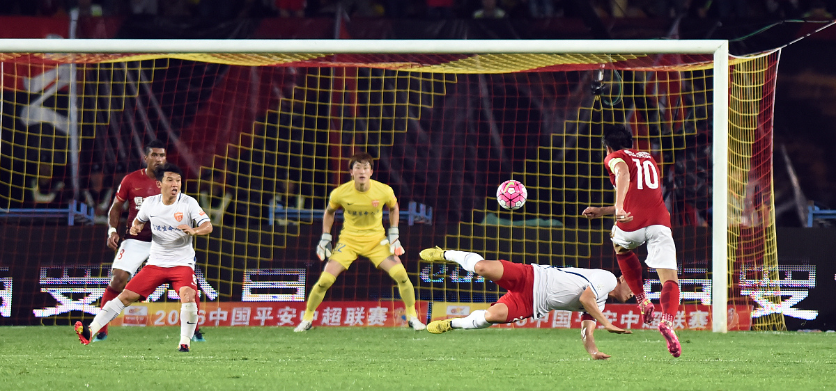 包含保加利亚队击败对手，晋级下一轮的词条