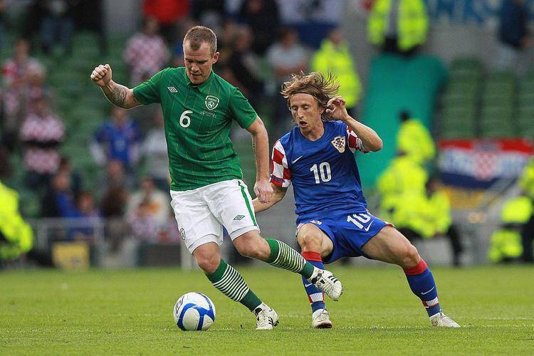 包含保加利亚队击败对手，晋级下一轮的词条