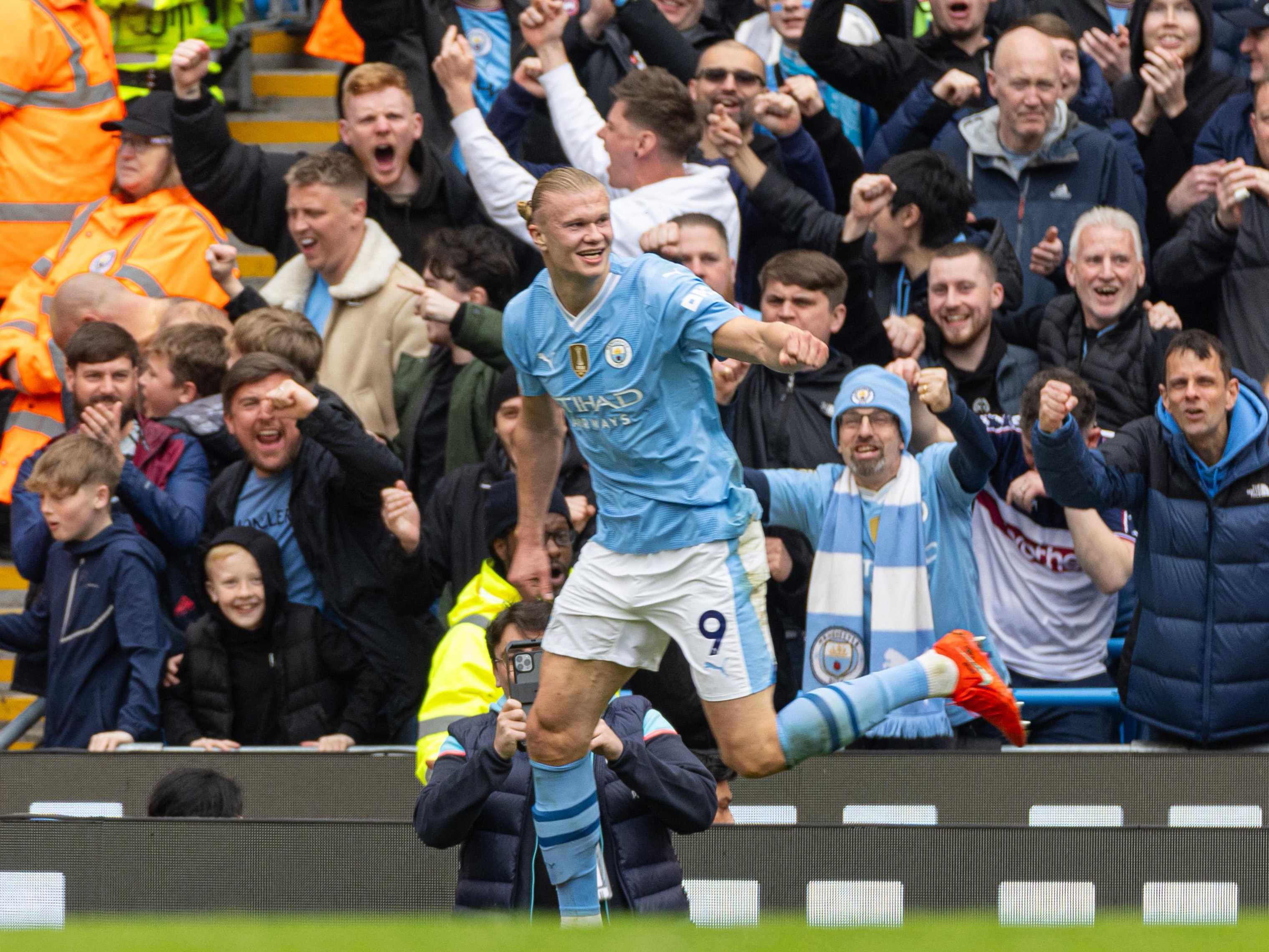 曼联翻盘那不勒斯,哈兰德关键制胜 曼联翻盘那不勒斯,哈兰德关键制胜